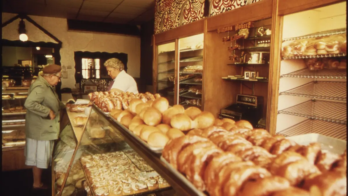 Doughnut Shop bakes